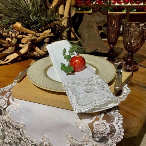 #repost @larmoniejf
・・・
Simplesmente encantada pela graciosidade de cada detalhe…