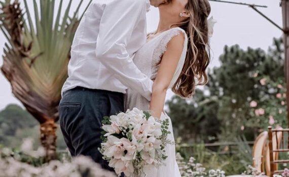 Nosso final de semana foi assim… um mini wedding transbordando romance e delic…