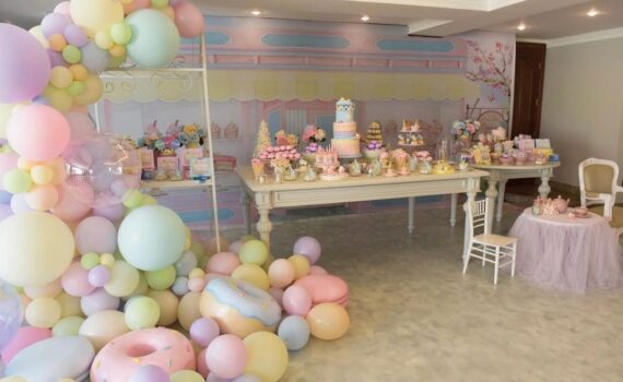 Uma patisserie linda, delicada e moderna! A gente até volta a ser criança para t…