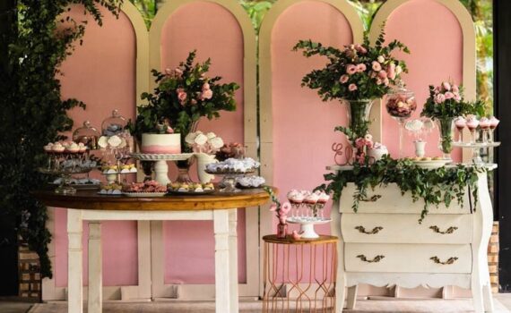 Delicadeza em cada detalhe e muito amor para o chá da Elisa! @iasmynraad ficamos…