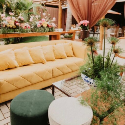 Confesso que amei a indicação de cores da Pantone para 2021! Amarelo e cinza são…