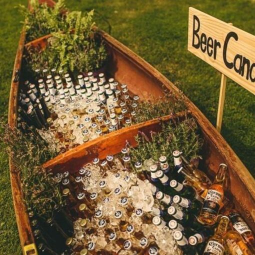 Ahhhh, e essa canoa que deixa as bebidas à vontade para os convidados? Sucesso g…