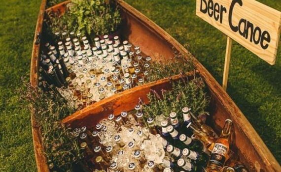 Ahhhh, e essa canoa que deixa as bebidas à vontade para os convidados? Sucesso g…