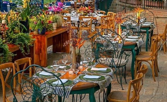 Vamos de novidade? Que tal inovar com as mesas Elegance? Temos essa linda em vár…