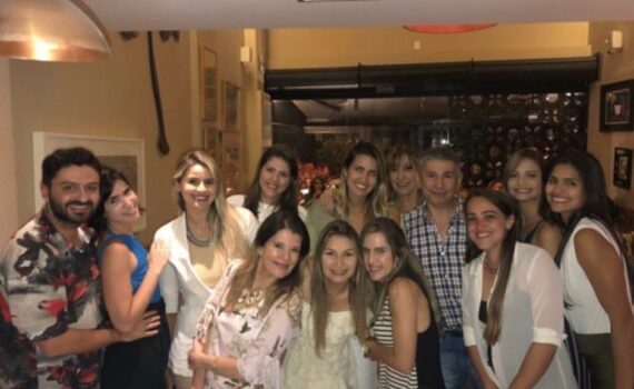 Turma linda e muito especial!!!  Delícia de confraternização @toninhoaleixodecor…