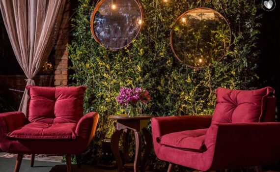 Cantinho com cara de quero ficar ali pra sempre! Projeto lindo de @carolecamilab…