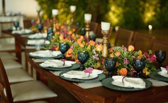 #tbt com elaaaaaa, nossa mesa Onda!  Ficou ainda mais linda com decoração de @na…