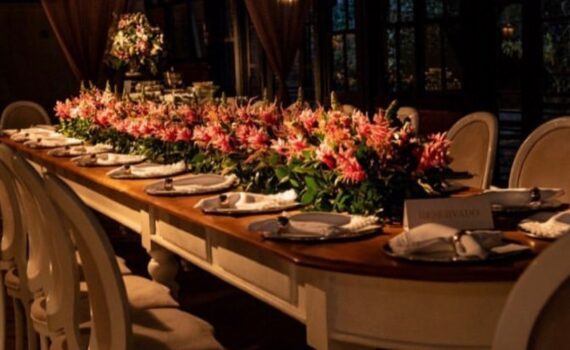 E a gente tá morrendo de amores por essa mesa lindaaaa, que pode ter 4 ou 6 metr…