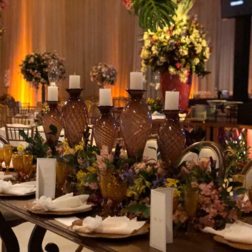 Quando o rústico e o clássico se encontram e encantam… Festa impecável de @luc…