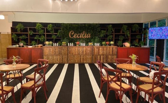 #tbt fresquinho com super festa de 40 anos de @cecilforn  Decoração impecável de…