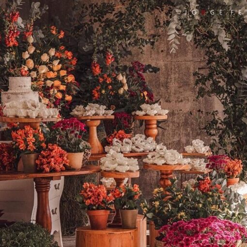 Rústico… 
Simplicidade e elegância! 

@topfashioneventos 
@akazaoficial 
@larmon…