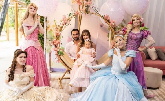 “Até mesmo milagres levam um pouco de tempo para acontecer.” Fada Madrinha (Cind…