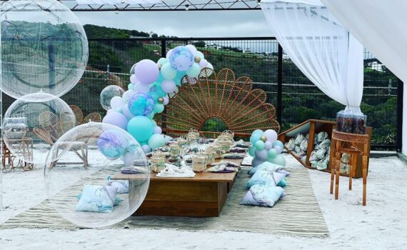 Já pensou em fazer uma festa na praia em casa?  

Sim, levamos a praia para dent…