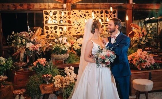 As fotos na mesa de doces são tão tradicionais e lindas! Sempre digo que esse es…