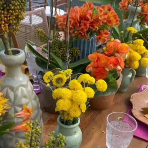 A energia das flores coloridas! 

@peplumcerimonial 
@la_fiesta_buffet 
@eventua…