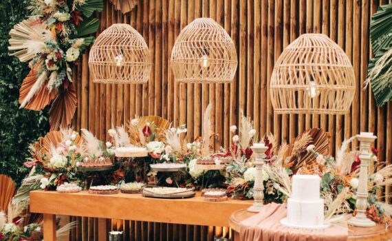 Fala a verdade, de qualquer ângulo ela ficou lindaaaa!!! 

A mesa de bolo é a so…