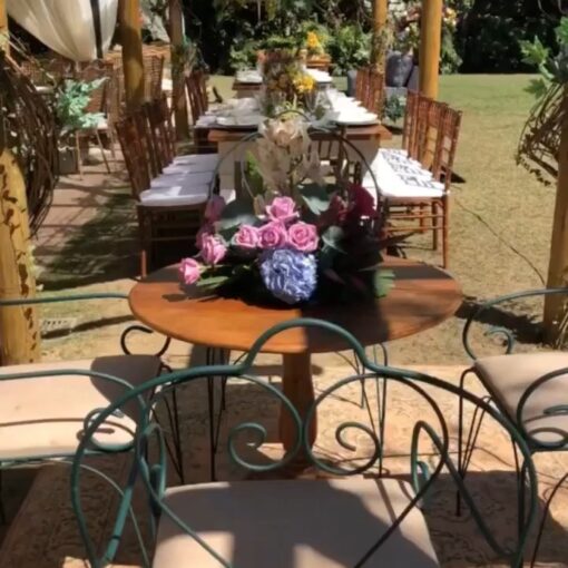 A Sarah contou pra gente que a maior lembrança da sua infância era a parreira do…