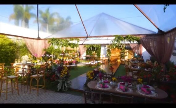 Um pouquinho da decoração desse dia pelos olhos da @sala2filmes 

@peplumcerimon…