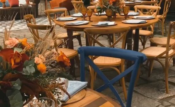 Para um casal incrível cheio de energia e amor @anelisamlacerda e @pedrohpns

R…