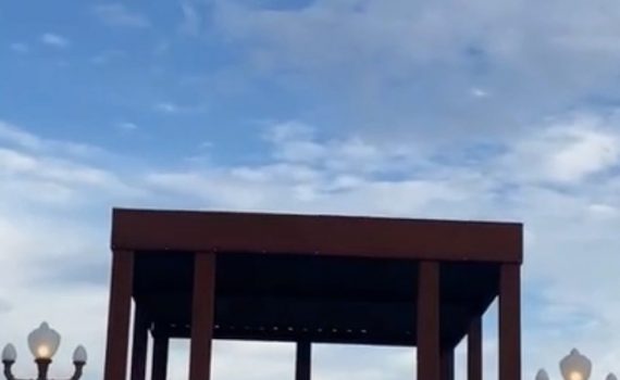 Minutos antes o clima mudou, nos presenteando com esse céu lindo e que dispensa palavras.



@douglasdutraasse…