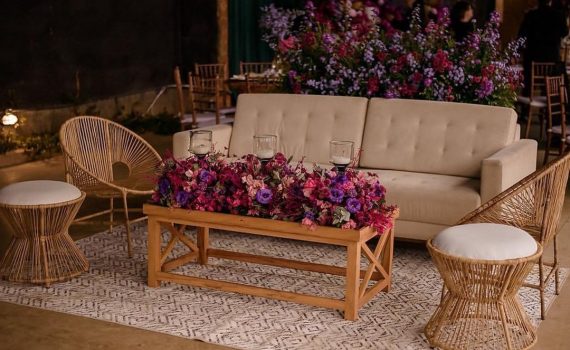 Eu e minha paixão por lounges… Com certeza, escolheria um cantinho assim para curtir a festa! 

@eleganzacerim…